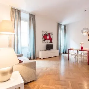 Spagna Sistina 143 , Roma Italia